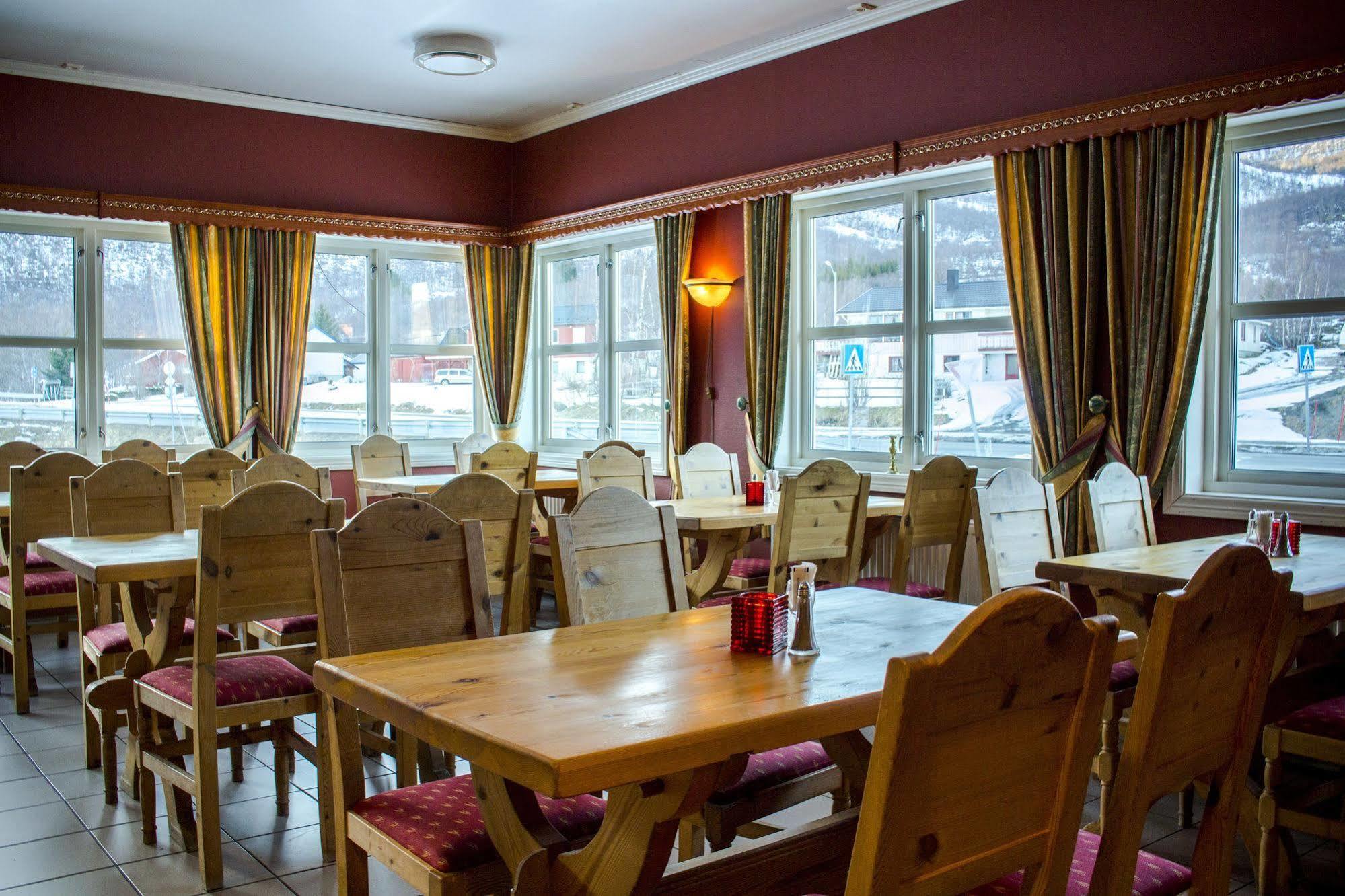Tysfjord Hotel Storjord I Tysfjord ภายนอก รูปภาพ